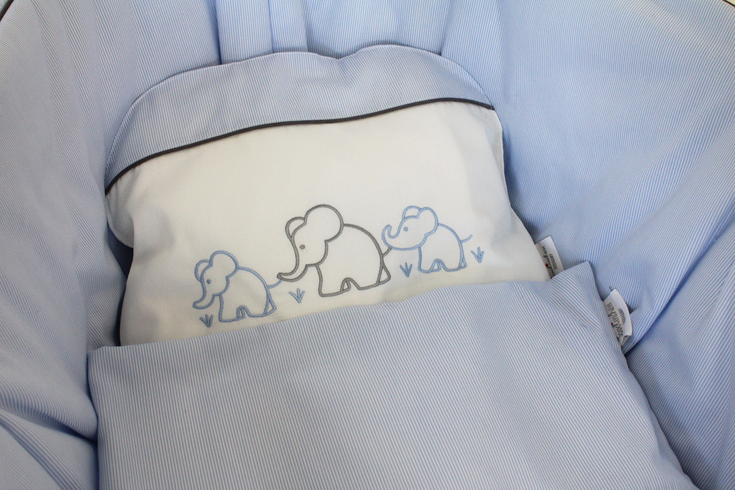 Tavolinchen Moses basket "Elephant family" – your first baby bed
