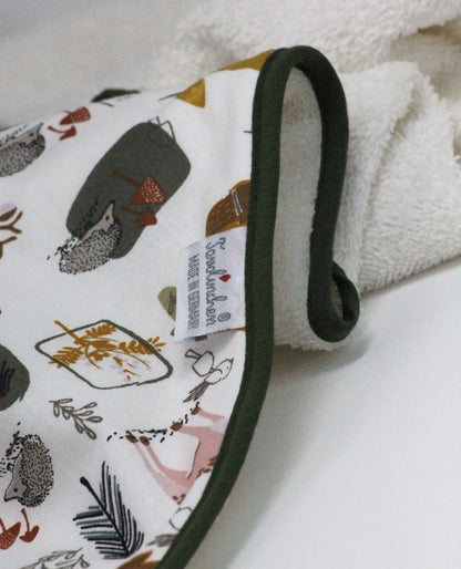 Hooded bath towel "Forest Friends" | Lovely design with cute forest animals for little nature lovers | 100% cotton, 100 x 100 cm