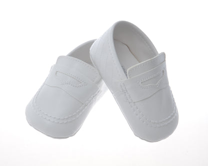Baby shoes in classic loafer style