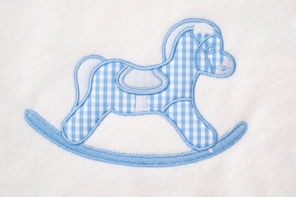 2-teiliges Set „Schaukelpferd“ – Babybademantel & Kapuzenbadetuch